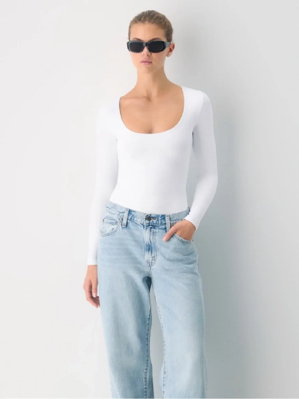 ARITZIA Original Contour Astral Longsleeve - Picture 2 of 10